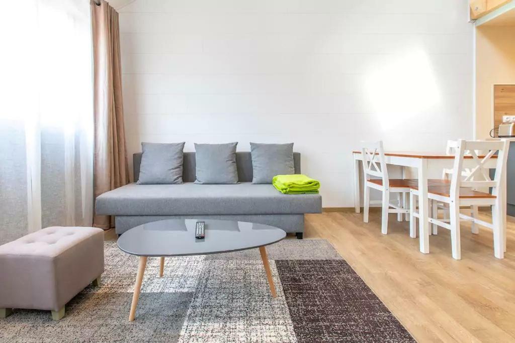 Domaine Des Ecuries - Appartements Meubles A Тэлуар Экстерьер фото