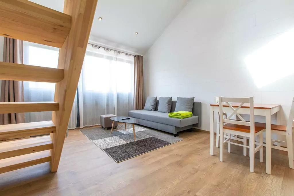 Domaine Des Ecuries - Appartements Meubles A Тэлуар Экстерьер фото